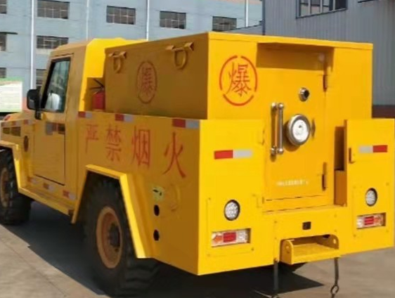 睢宁凯龙爆破器材运输车：保障爆破任务的安全运行